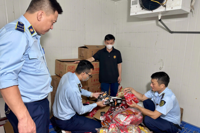 Thái Nguyên thu giữ gần 17.500 sản phẩm thực phẩm không có nhãn phụ tiếng Việt